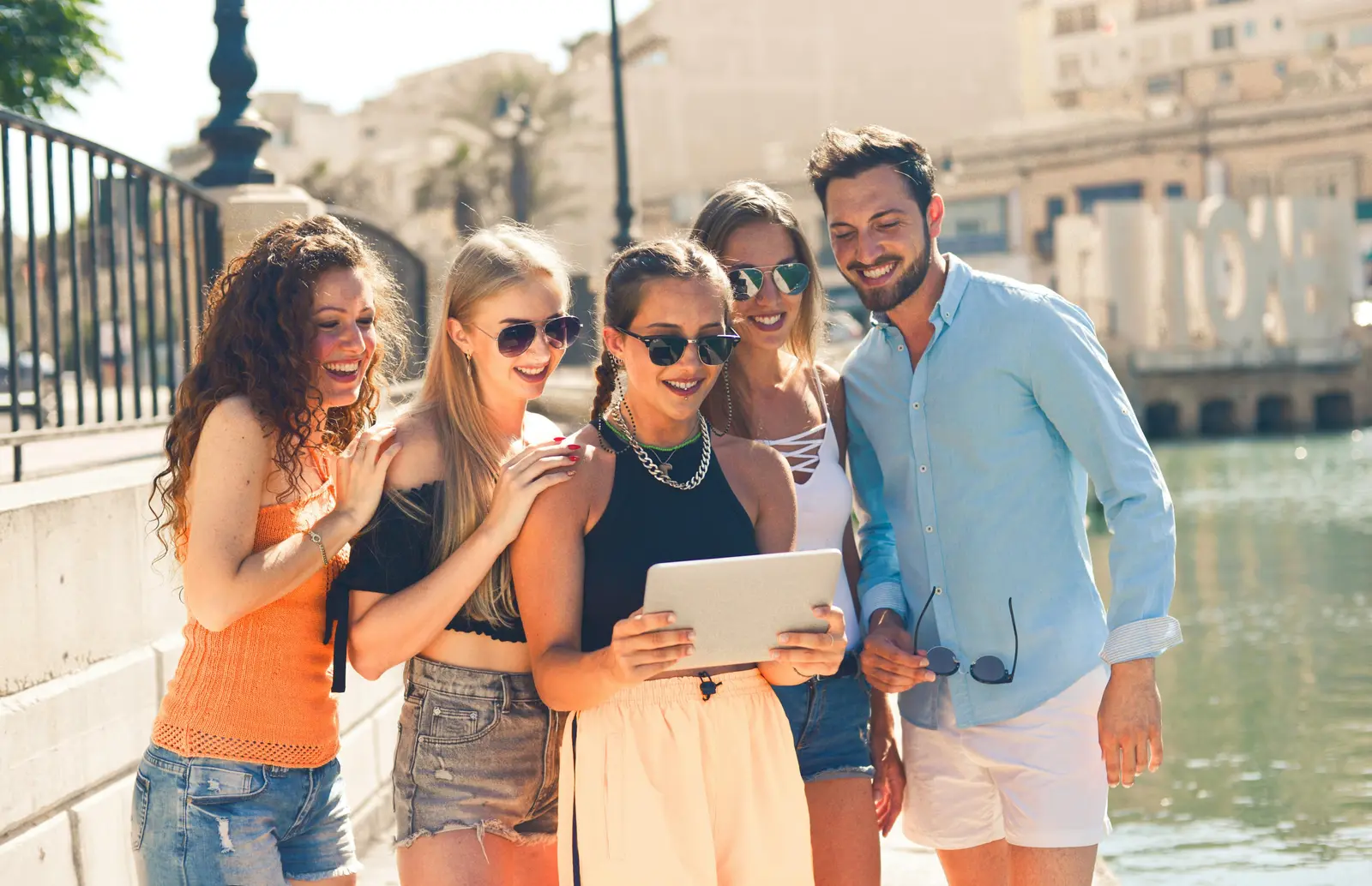 How to Plan a Stress-Free Group Trip: Tips & Tools